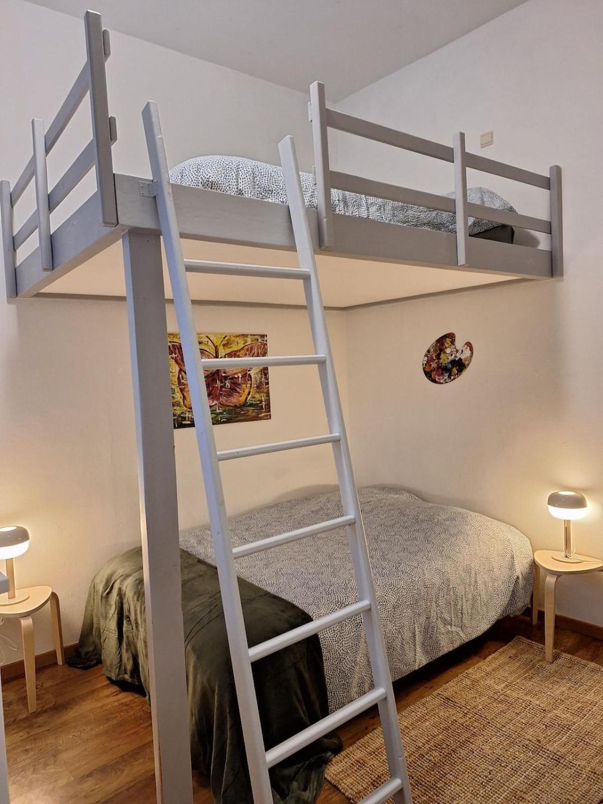 Alicia's Duplex European Quarter Appartamento